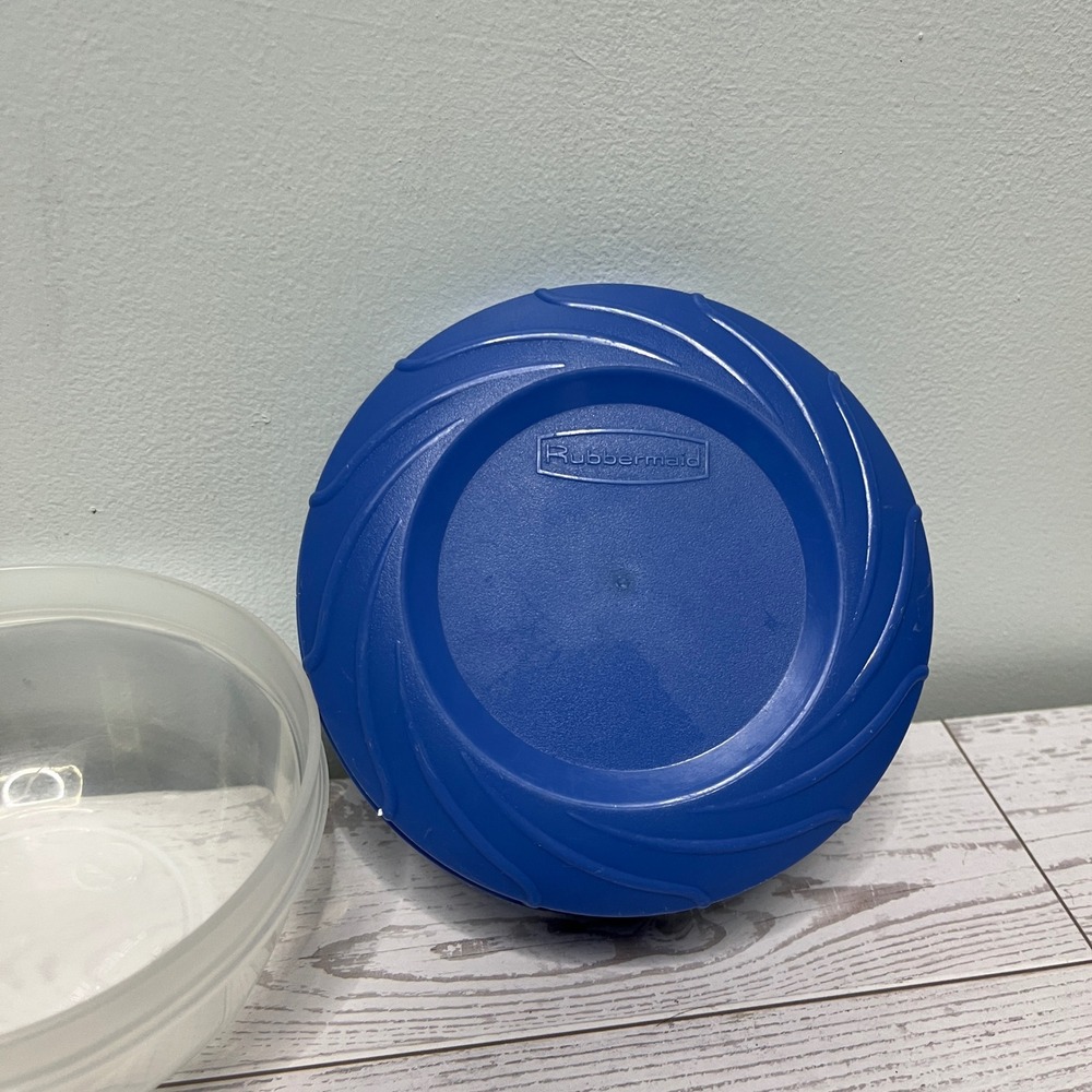 Rubbermaid Servin Saver 11.8oz Round Food Storage Container Blue Lid 552A 552K